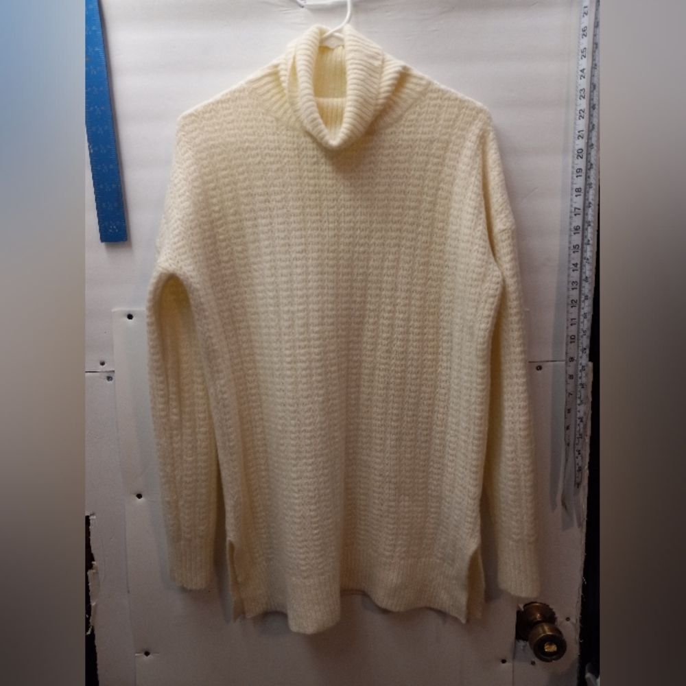 Theory Turtleneck 70% Wool Minimalist Waffle Knit Sweater Casual Elegant TPCream